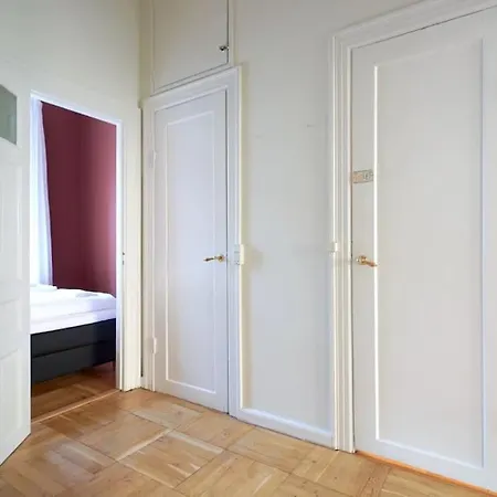 Moderen And Sleek 3br With Bath By The Lakes And Metro * Copenhagen