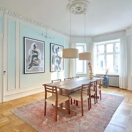 Moderen And Sleek 3br With Bath By The Lakes And Metro Apartment Copenhagen