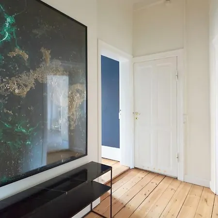 Apartment Moderen And Sleek 3br With Bath By The Lakes And Metro Copenhagen
